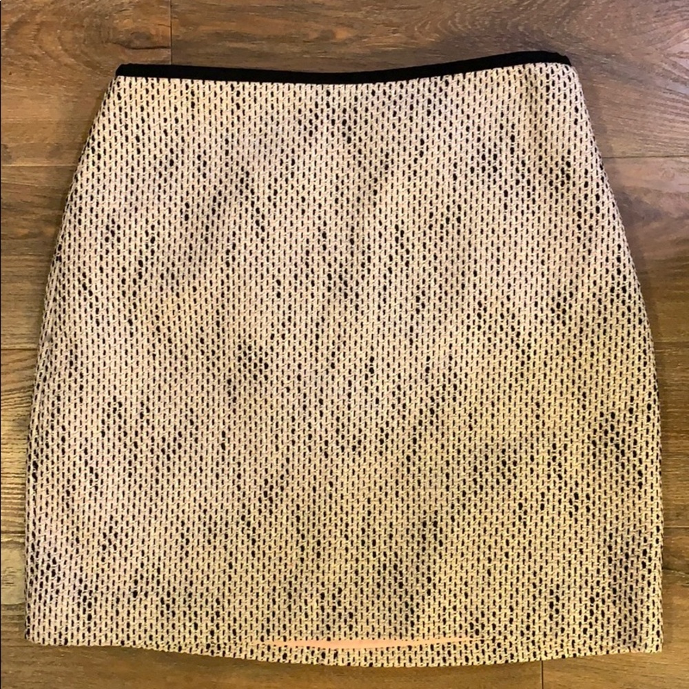 Vince Camuto skirt size 8